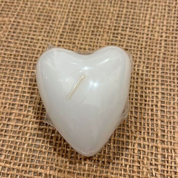 NIP Heart shaped floating candles - Picture 1 of 1